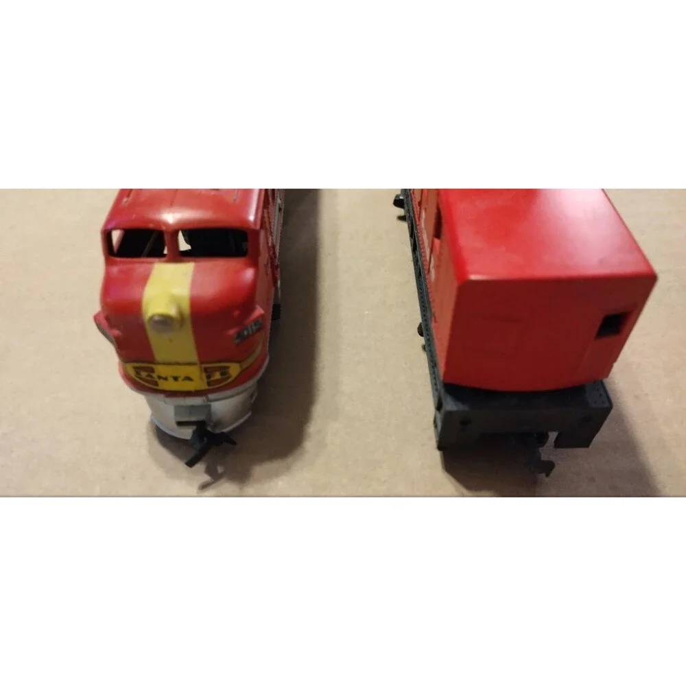 Lot Of 2 Tyco Santa Fe Hong Kong HO Train Items Engine Crane Vintage Toy Track